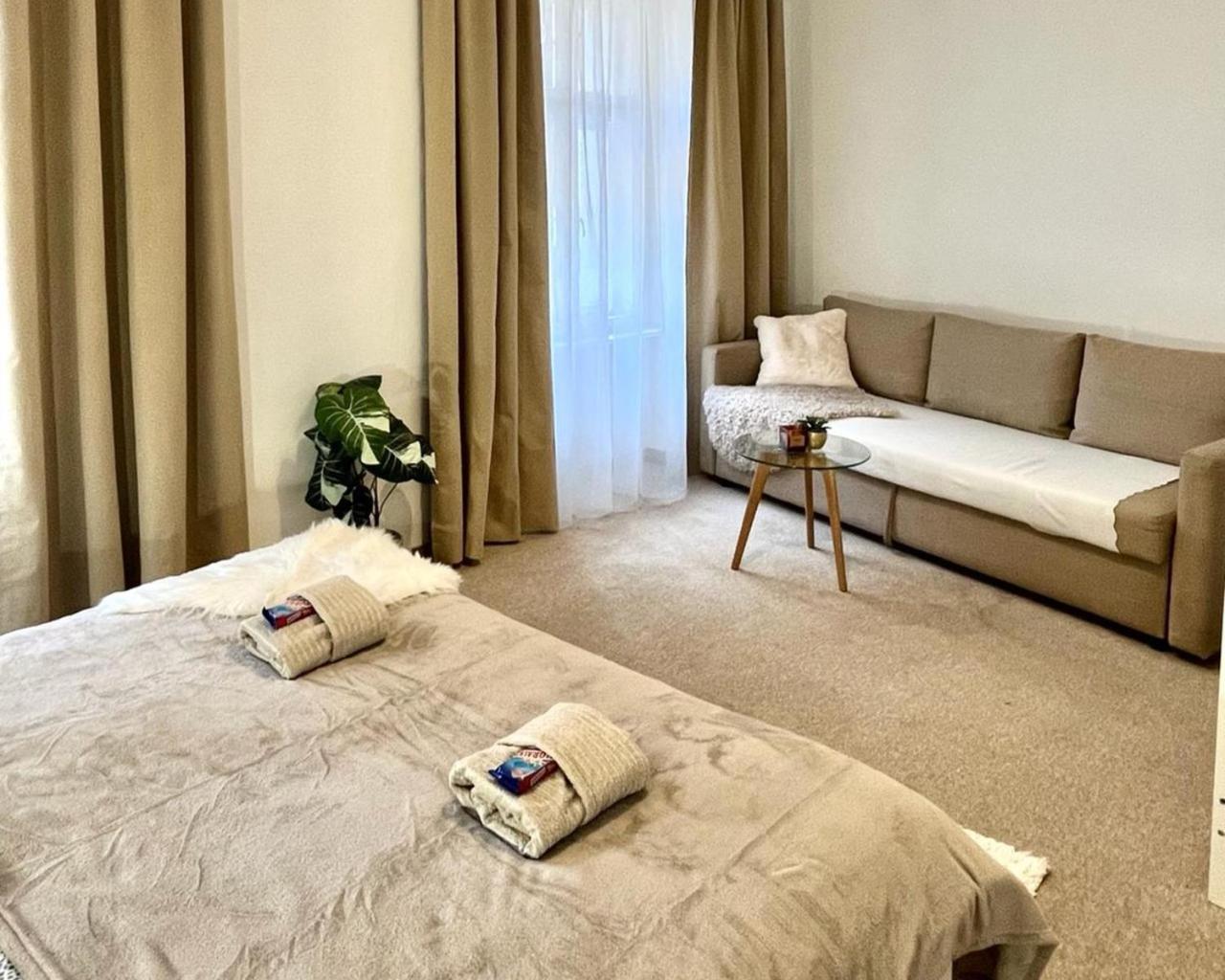 Apartment Lea - Old Town ブラチスラヴァ エクステリア 写真